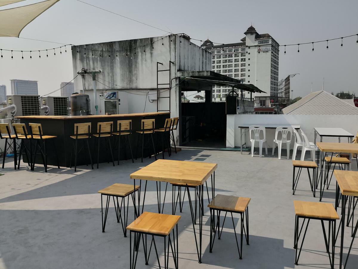 Purple Monkey Backpackers Chiang Mai Hostel Εξωτερικό φωτογραφία